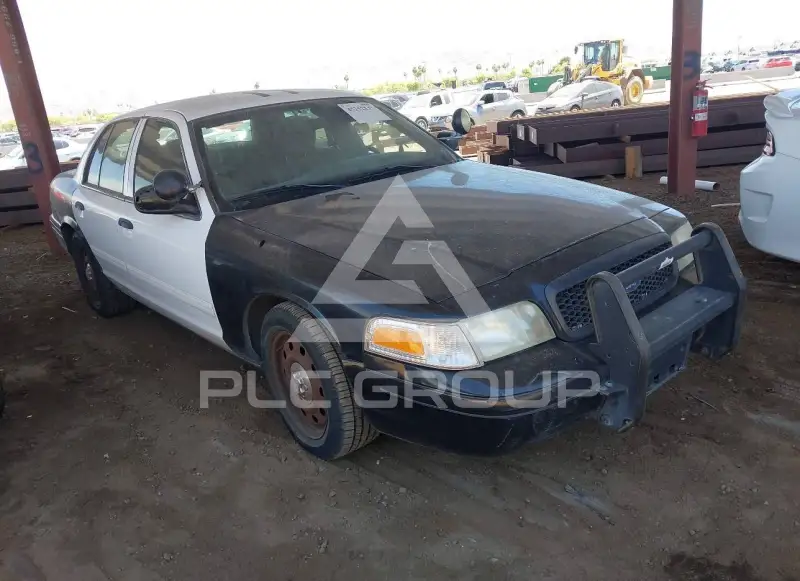 2011 Ford CROWN photo