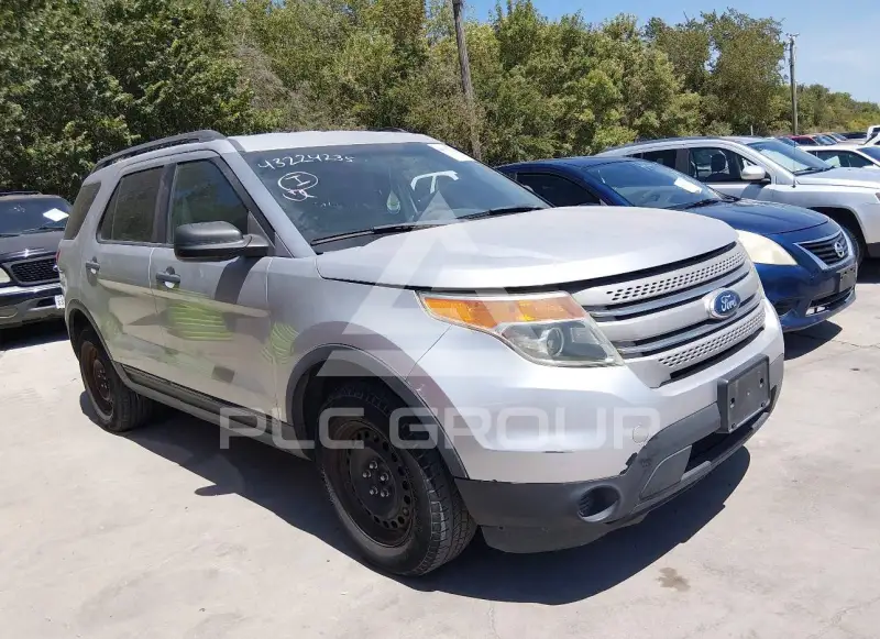 2011 Ford EXPLORER photo