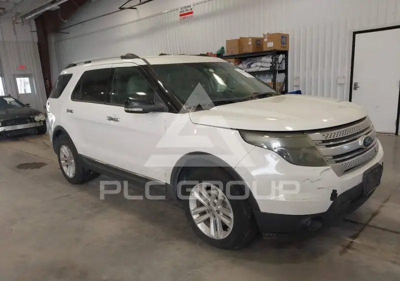 2011 Ford EXPLORER photo