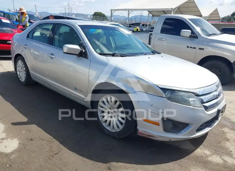 2011 Ford FUSION фото