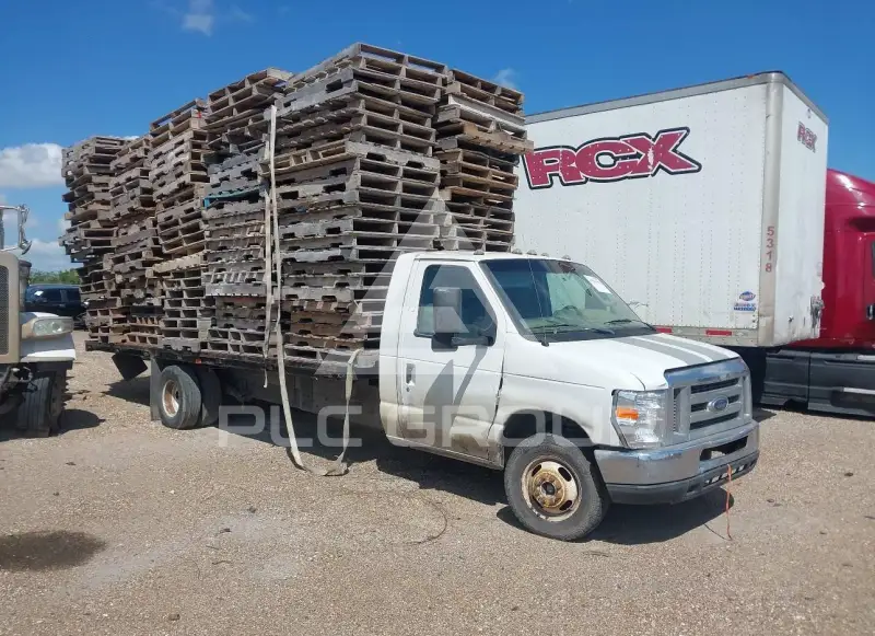 2011 Ford E-450 фото
