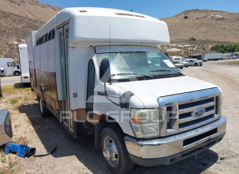 2011 Ford E-450 photo