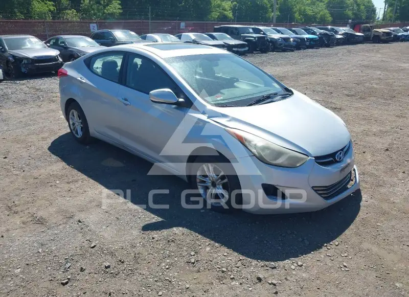 2011 Hyundai Elantra photo