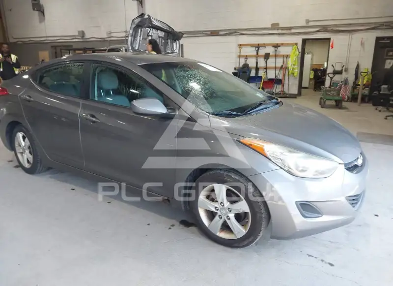 2011 Hyundai Elantra photo