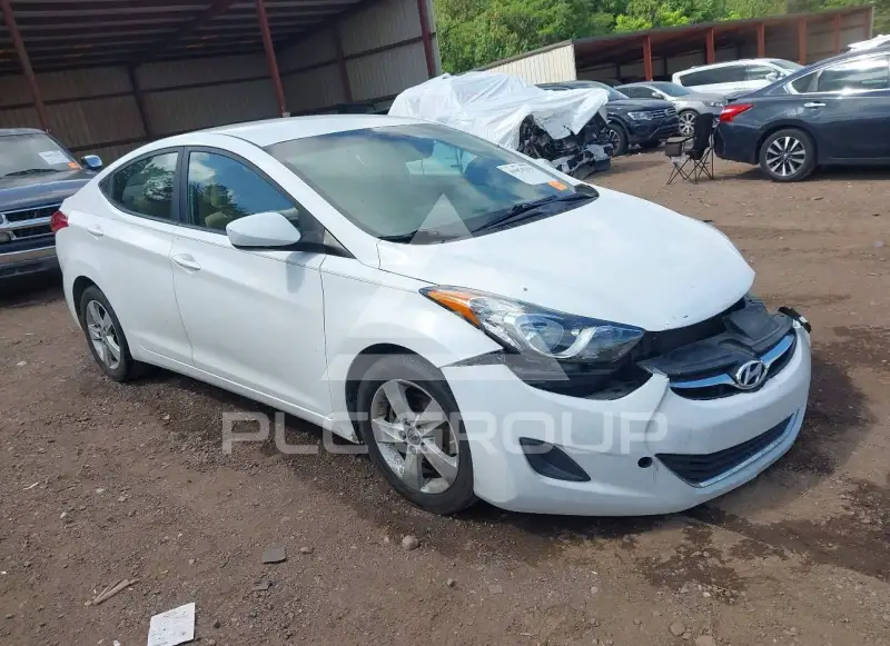 2011 Hyundai Elantra photo