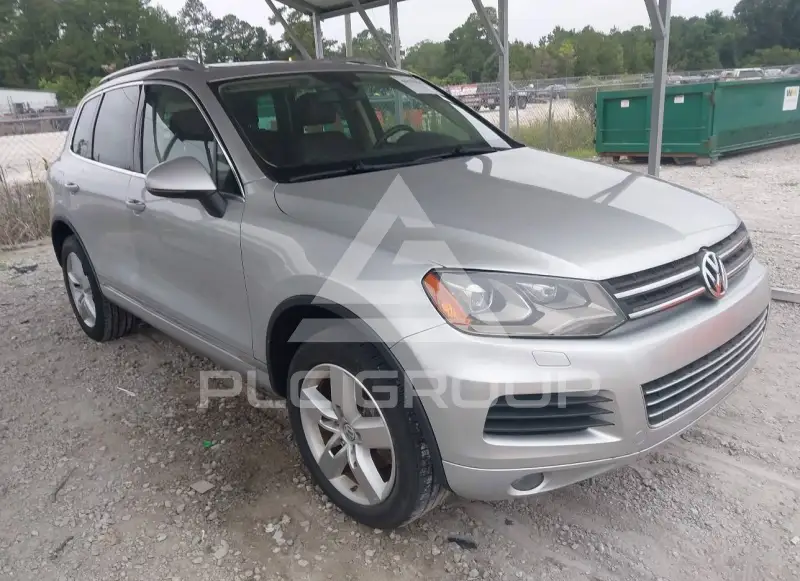 2011 Volkswagen Touareg photo