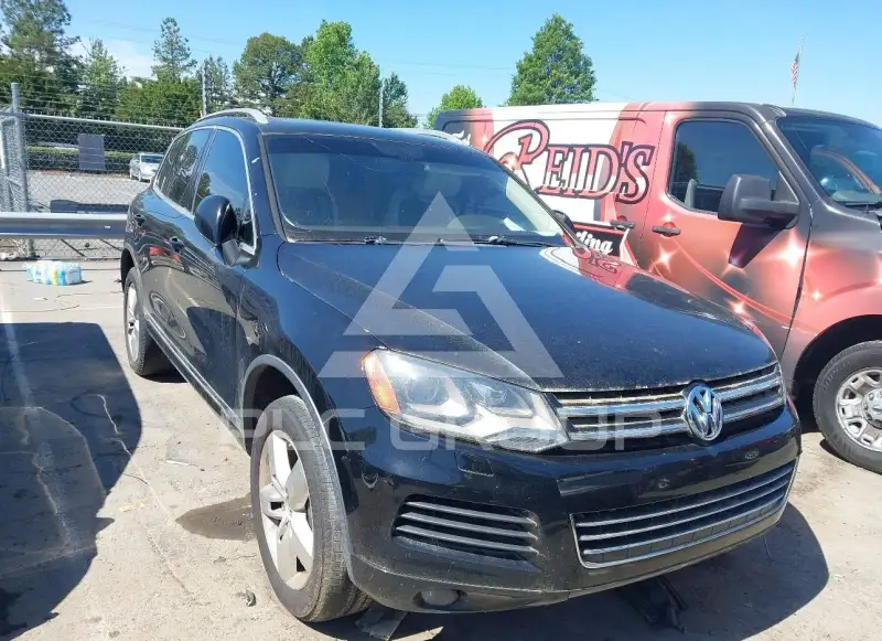 2011 Volkswagen Touareg photo