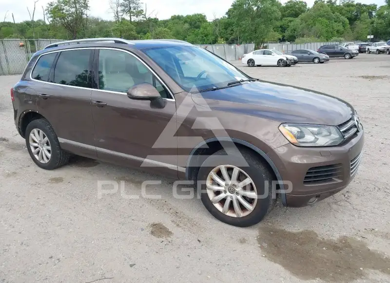2011 Volkswagen Touareg photo