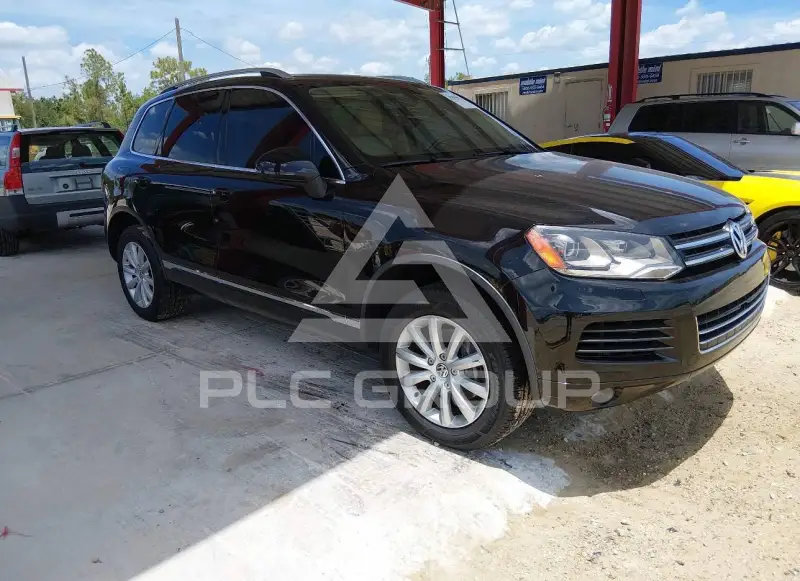 2011 Volkswagen Touareg photo