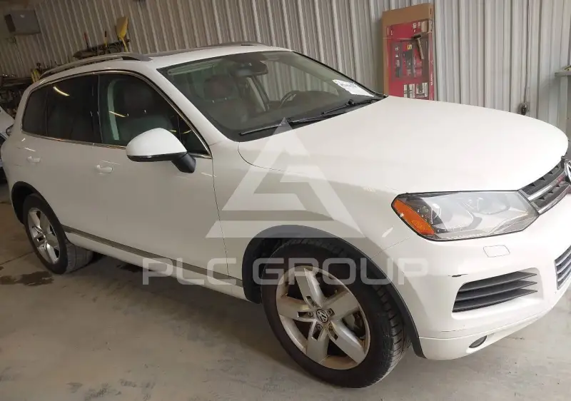 2011 Volkswagen Touareg photo