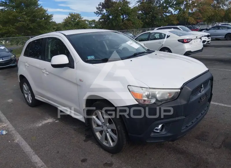 2012 Mitsubishi OUTLANDER фото