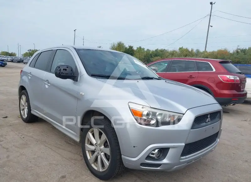 2012 Mitsubishi OUTLANDER photo