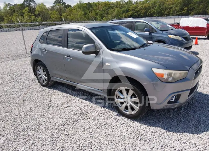 2012 Mitsubishi OUTLANDER фото