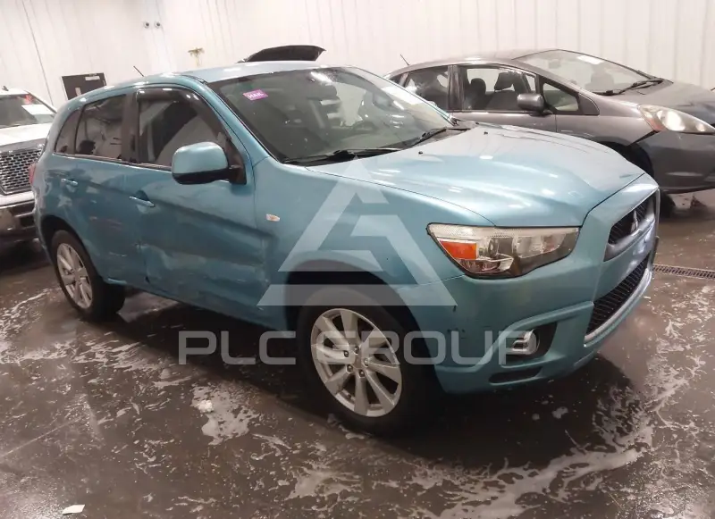 2012 Mitsubishi OUTLANDER фото