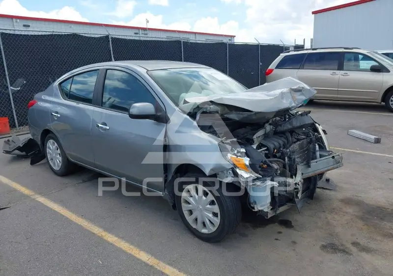 2012 Nissan VERSA photo