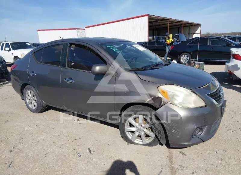 2012 Nissan VERSA photo