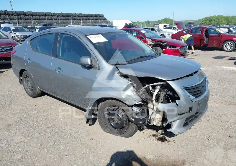 2012 Nissan VERSA photo