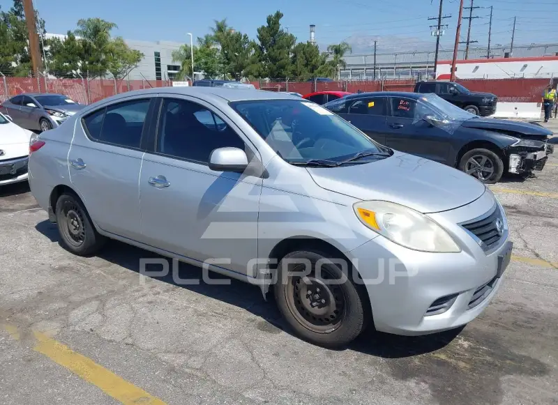 2012 Nissan VERSA photo