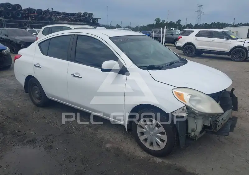 2012 Nissan VERSA photo