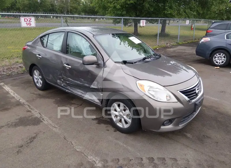 2012 Nissan VERSA фото