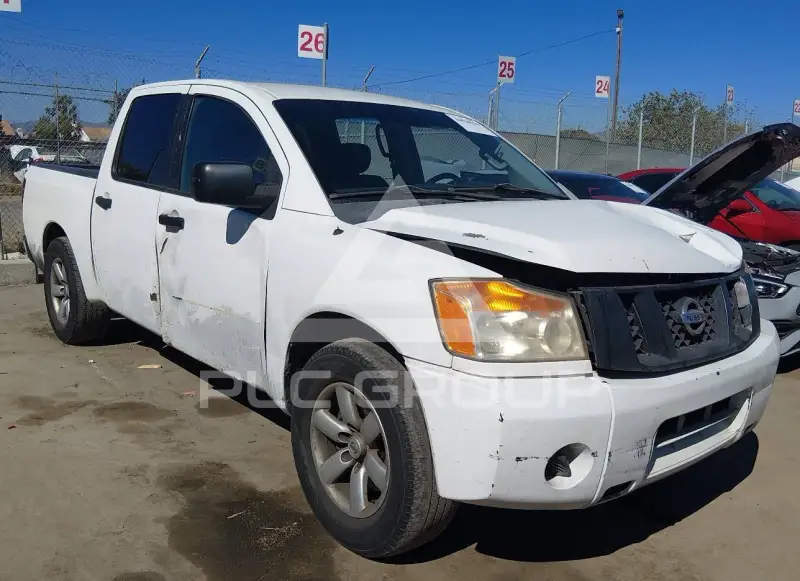 2012 Nissan TITAN фото