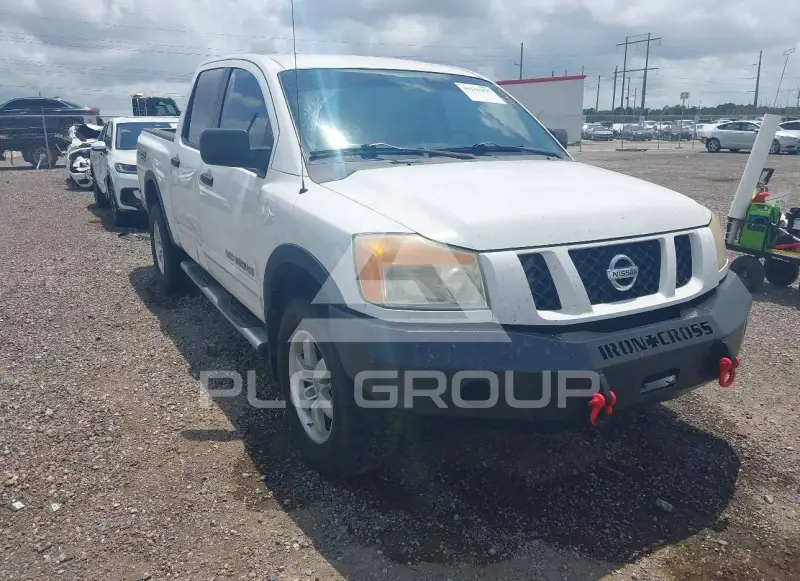 2012 Nissan TITAN фото