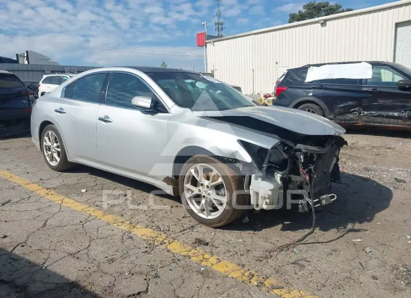 2012 Nissan MAXIMA photo