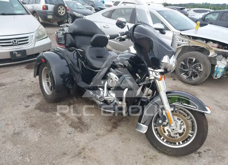 2012 Harley-Davidson FLHTCU фото