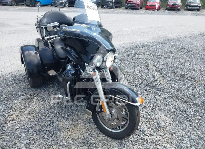 2012 Harley-Davidson FLHTCU фото