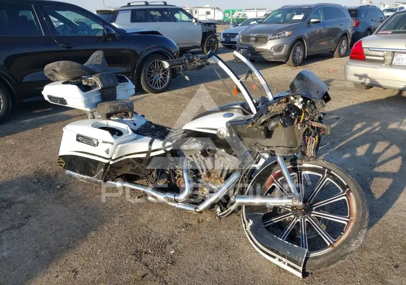 2012 Harley-Davidson FLTRX фото