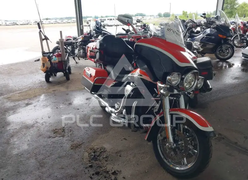2012 Harley-Davidson FLHTCU photo