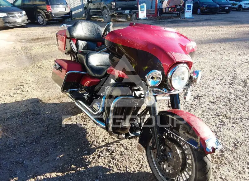 2012 Harley-Davidson FLHTK photo