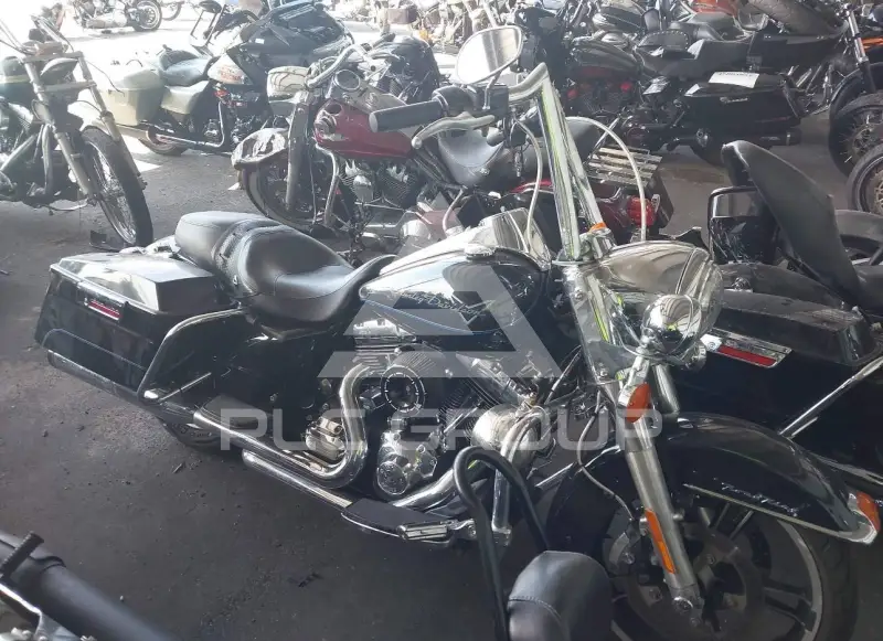 2012 Harley-Davidson FLHR photo