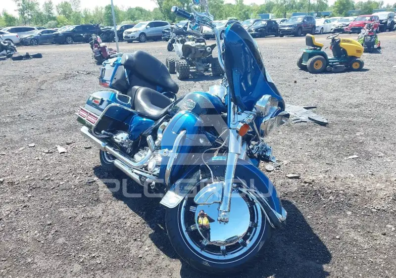 2012 Harley-Davidson FLHTCU фото