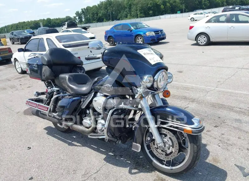 2012 Harley-Davidson FLHTCU фото