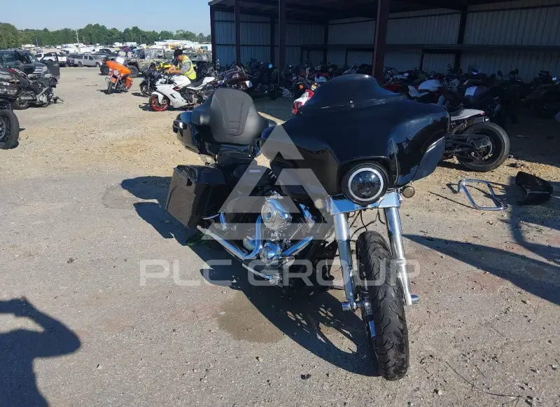 2012 Harley-Davidson FLHX фото