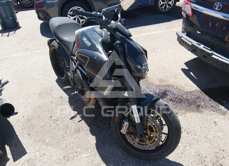 2012 Ducati Diavel фото