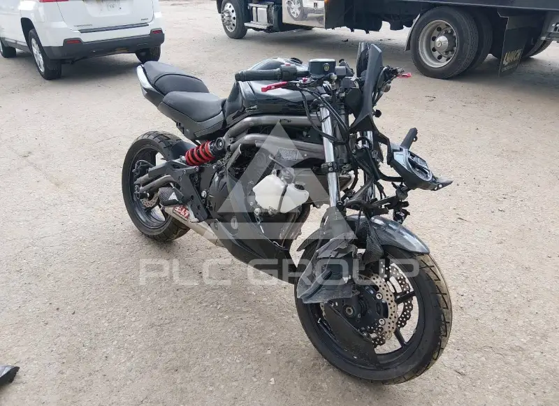 2012 Kawasaki EX650 photo