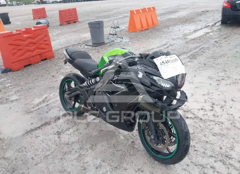 2012 Kawasaki EX650 фото