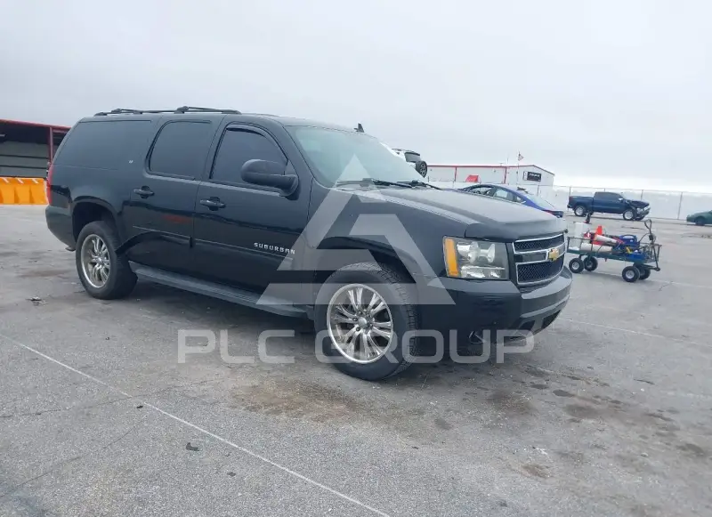 2012 Chevrolet Suburan photo
