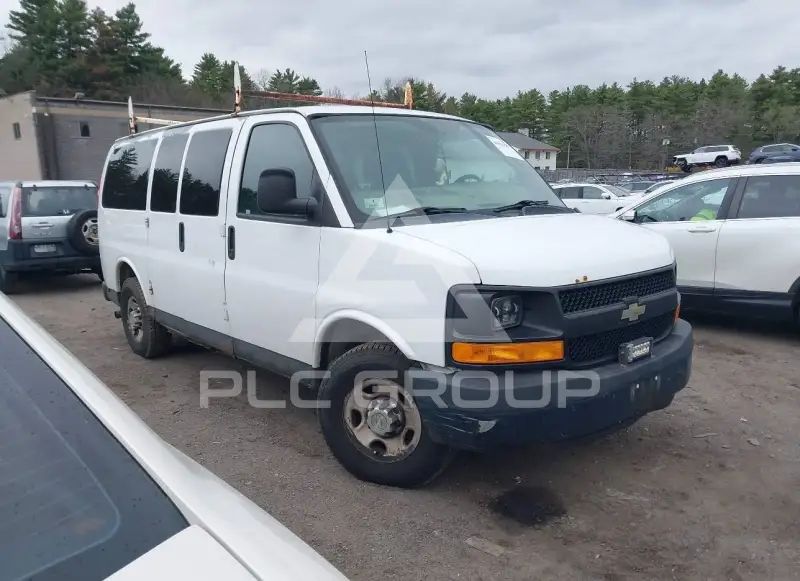 2012 Chevrolet Express photo