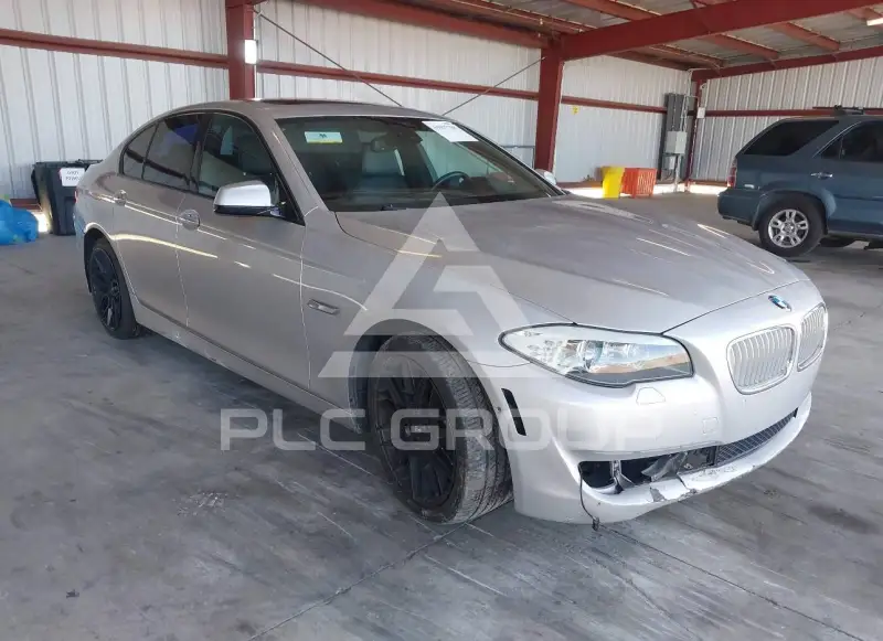 2012 BMW 550 photo