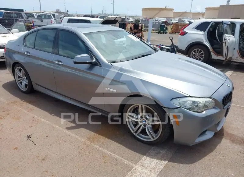 2012 BMW 550 фото