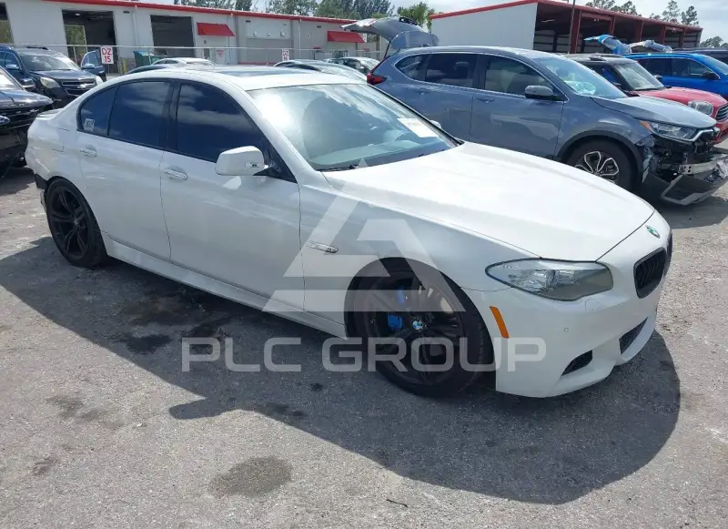 2012 BMW 550 фото