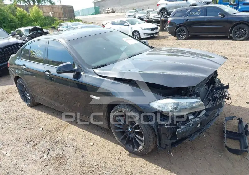 2012 BMW 550 фото