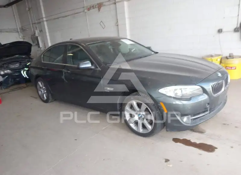2012 BMW 550 photo