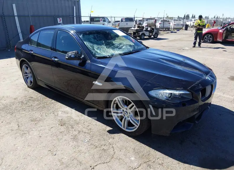 2012 BMW 550 фото