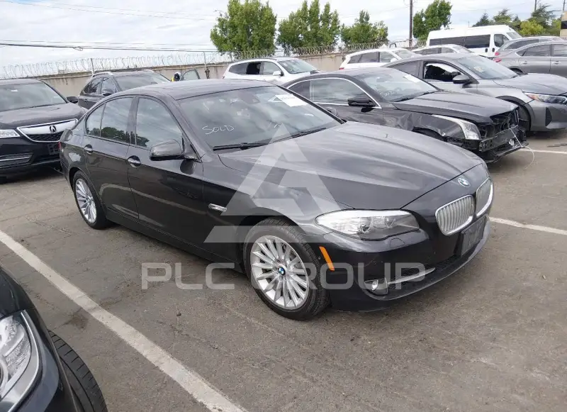 2012 BMW 530 фото