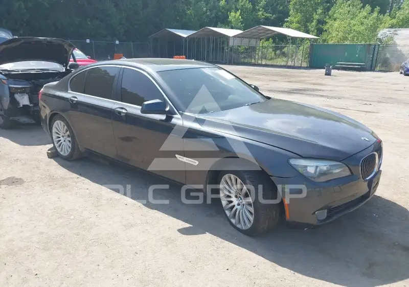 2012 BMW 750 фото