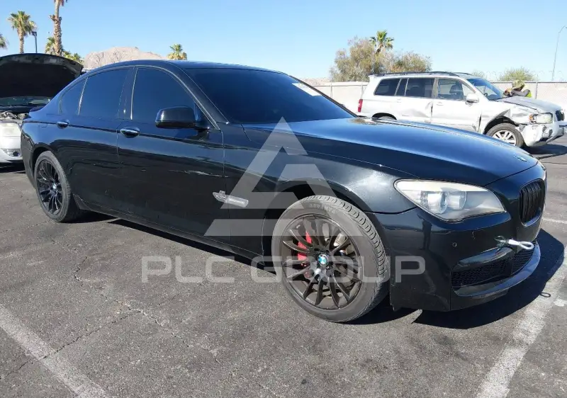 2012 BMW 750 фото